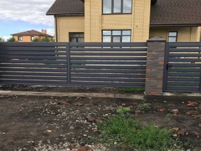 Забор жалюзи 72 метра фото в Новороссийске