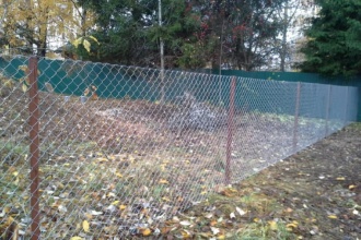 Забор из сетки рабицы в натяг 90 метров фото цена за метр