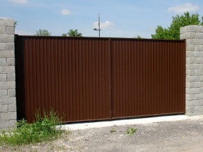 ворота распашные с ручным управлением - пример 11 фото в Новороссийске