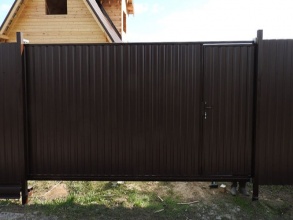Ворота из профнастила откатные - пример 11 фото в Новороссийске