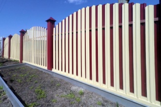 Забор из евроштакетника в шахматном порядке 80 метров фото под ключ с установкой