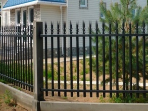 Сварные заборы на ленточном фундаменте 12 метров фото в Новороссийске