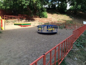 Забор на детскую площадку 26 метров фото недорого