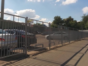 Сварные заборы с бетонированием столбов 100 метров фото цена под ключ