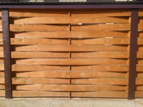 Деревянный забор плетёнка 12 метров фото в Новороссийске