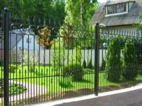 Кованые заборы на ленточном фундаменте 80 метров фото в Новороссийске