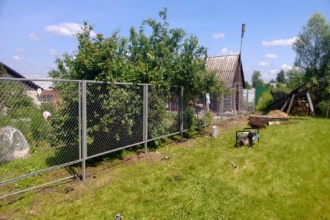 Забор из сетки рабицы в натяг секционный 80 метров фото в Новороссийске